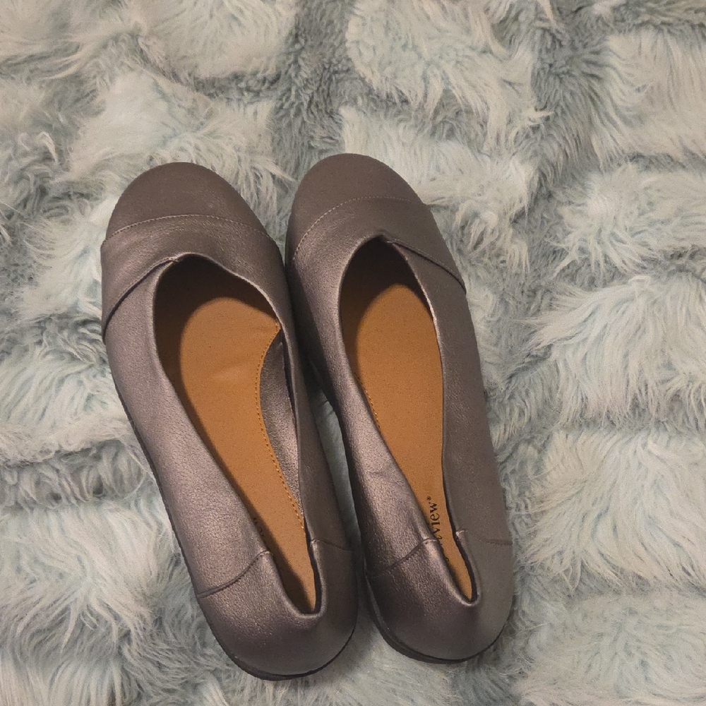Elegant Gray Women's Flats